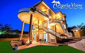 Angels View Luxury Family Apartments